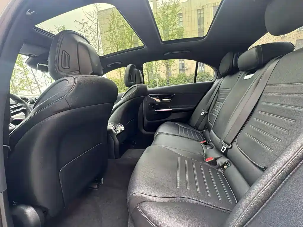 Mercedes-Benz C-Class — миниатюра 5