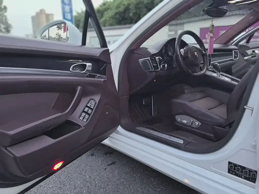 Porsche Panamera — миниатюра 32
