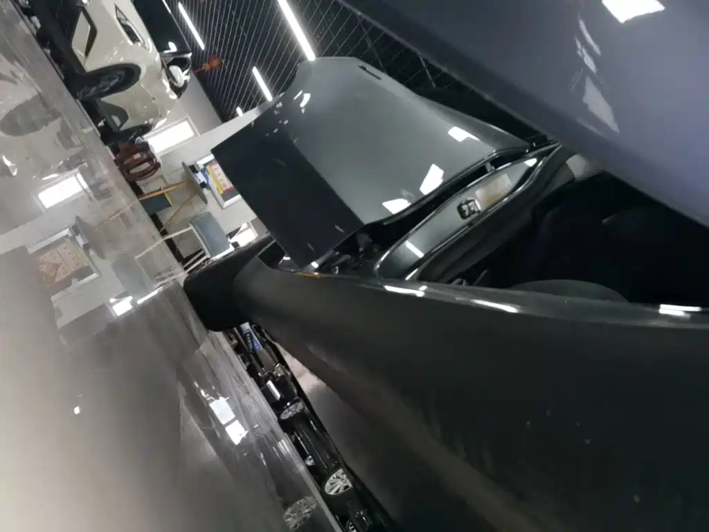 Tesla Model Y — миниатюра 21