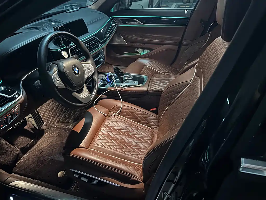 BMW 7 Series — миниатюра 6