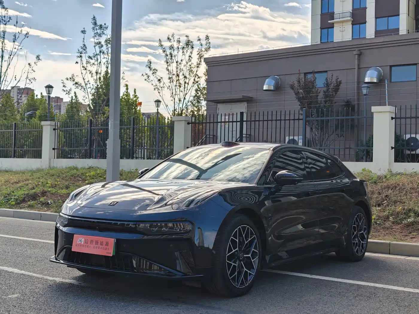 Zeekr 001