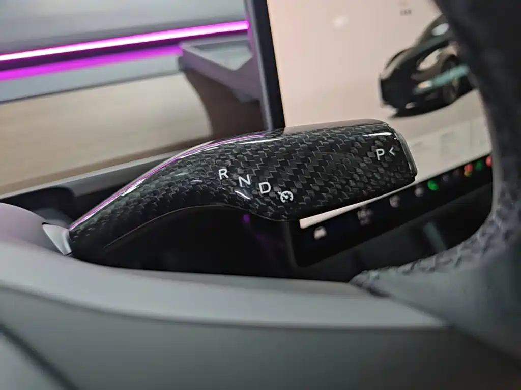 Tesla Model 3 — миниатюра 14