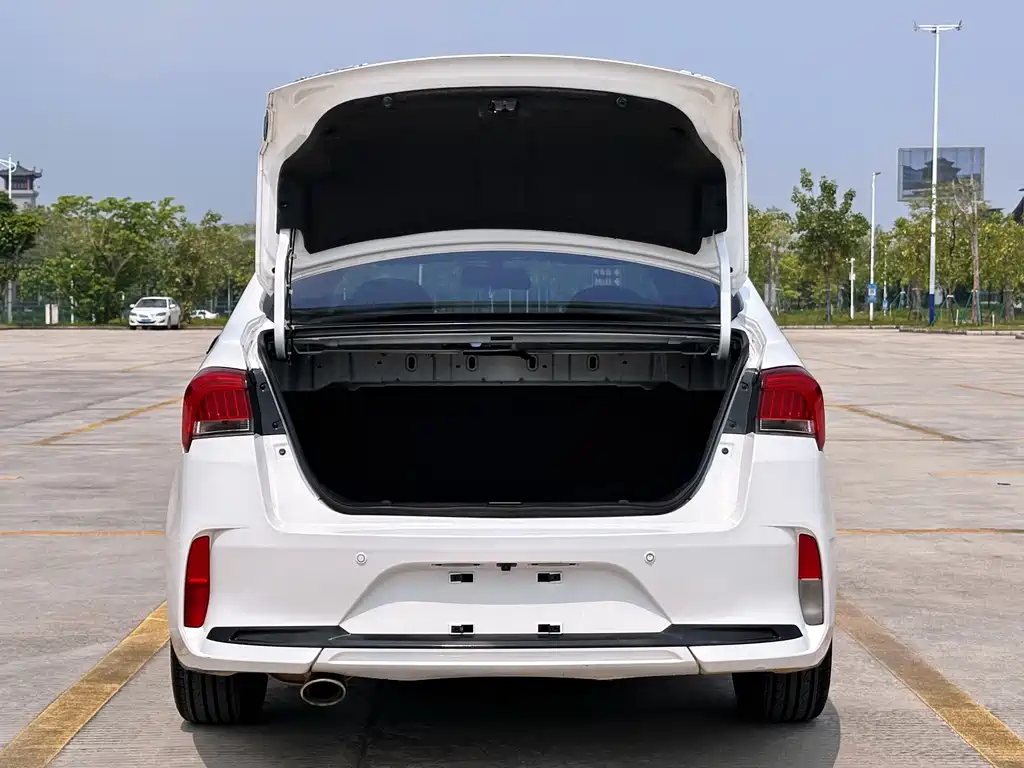Soueast A5 Yiwu — миниатюра 11