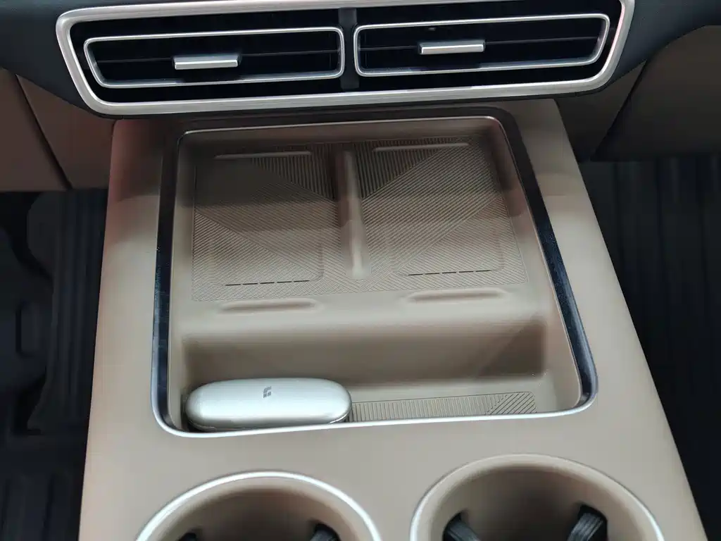Li Auto Li L6 — миниатюра 4
