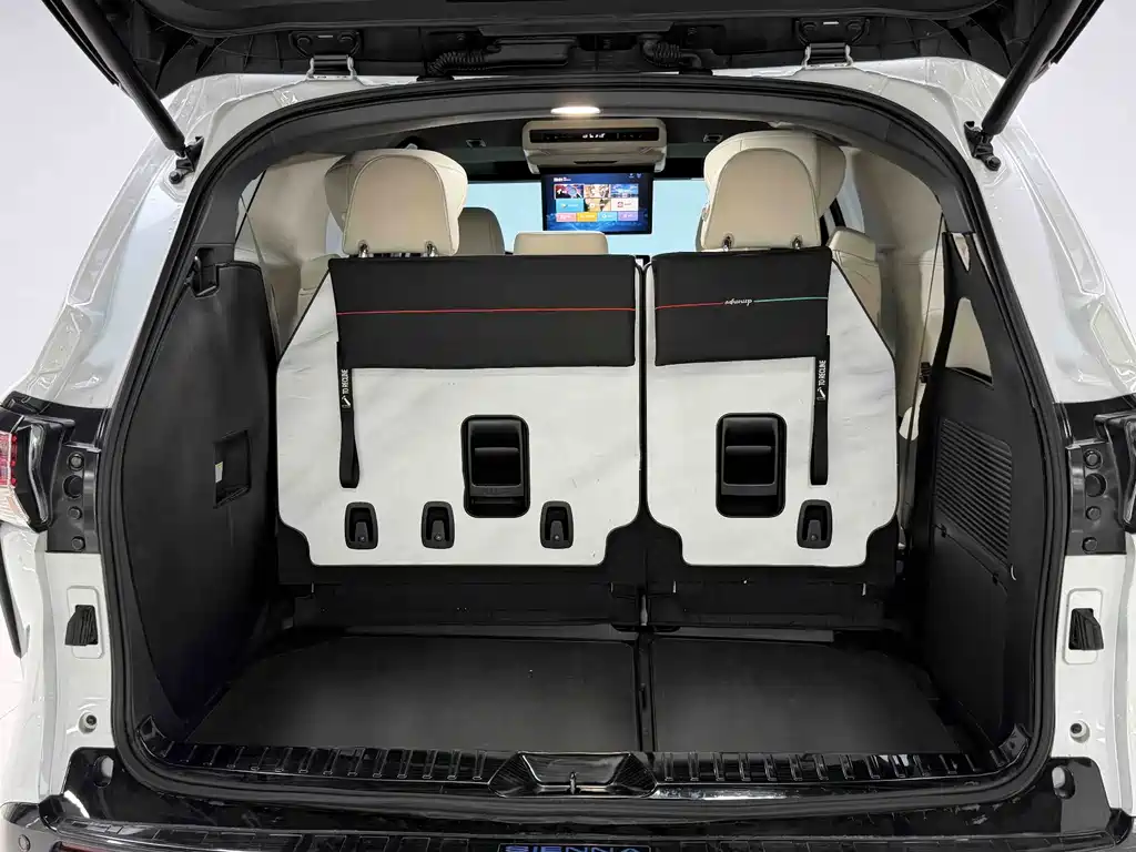 Toyota Sienna — миниатюра 18