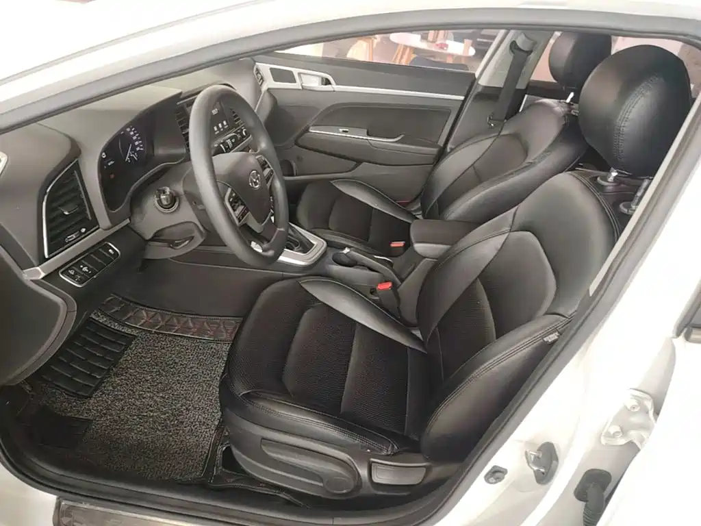 Hyundai Elantra — миниатюра 15
