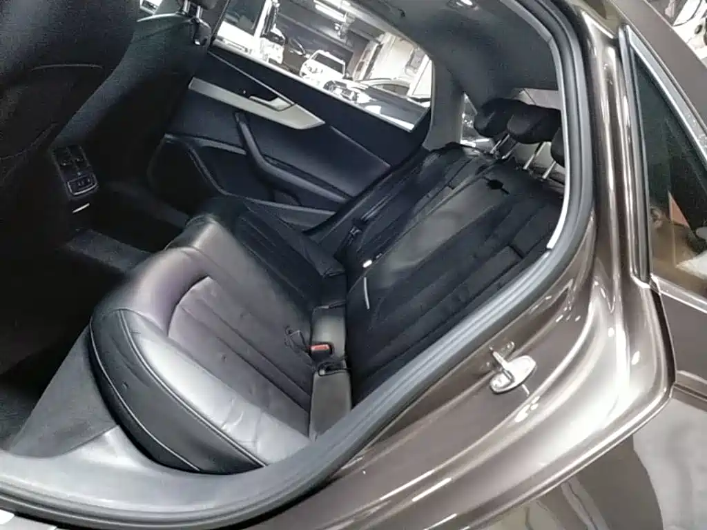 Audi A4L — миниатюра 17