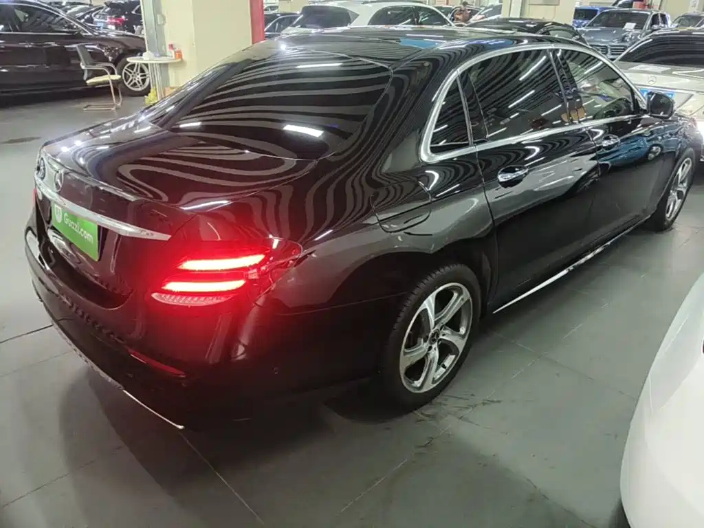 Mercedes-Benz E-Class — миниатюра 7