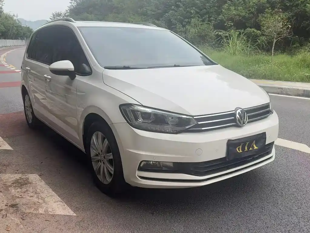 Volkswagen Touran — миниатюра 3