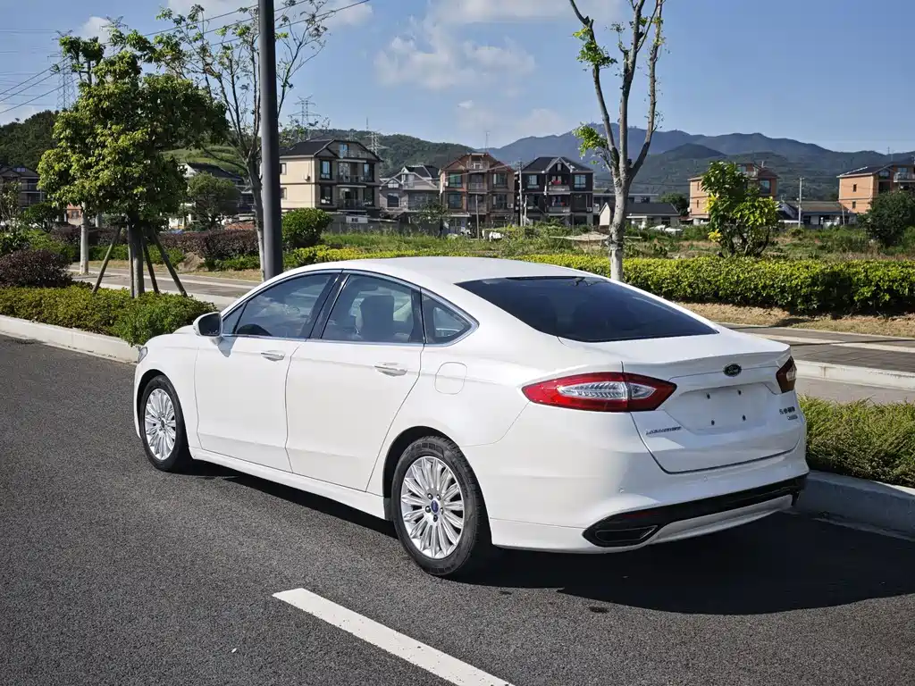 Ford Mondeo — миниатюра 4
