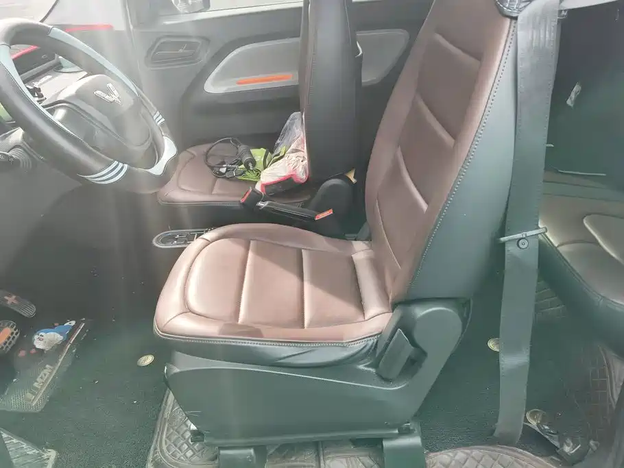 Wuling MINIEV — миниатюра 9