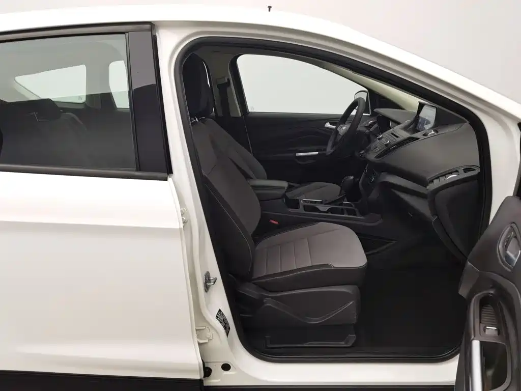 Ford Kuga — миниатюра 23