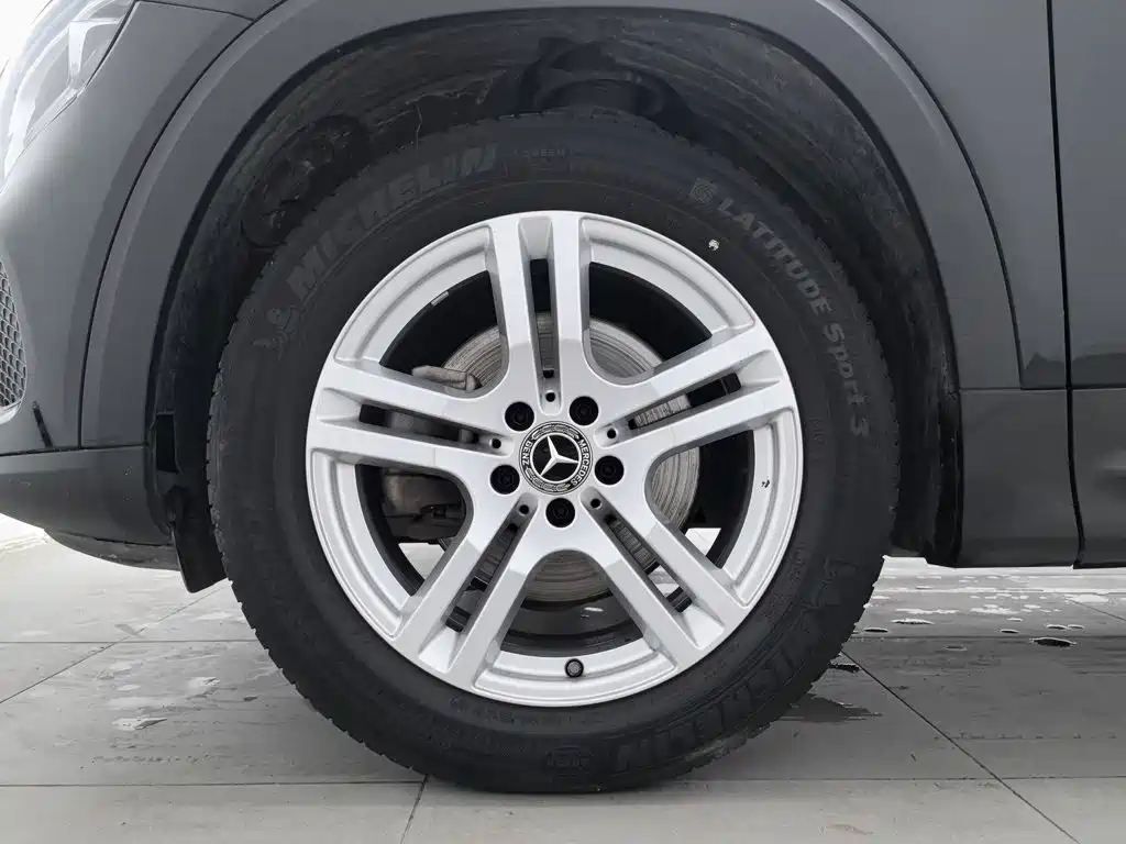 Mercedes-Benz GLB — миниатюра 17