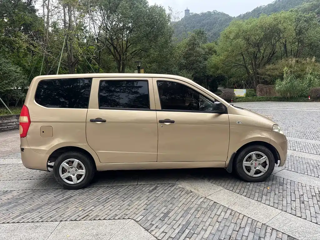Wuling Hongguang — миниатюра 8