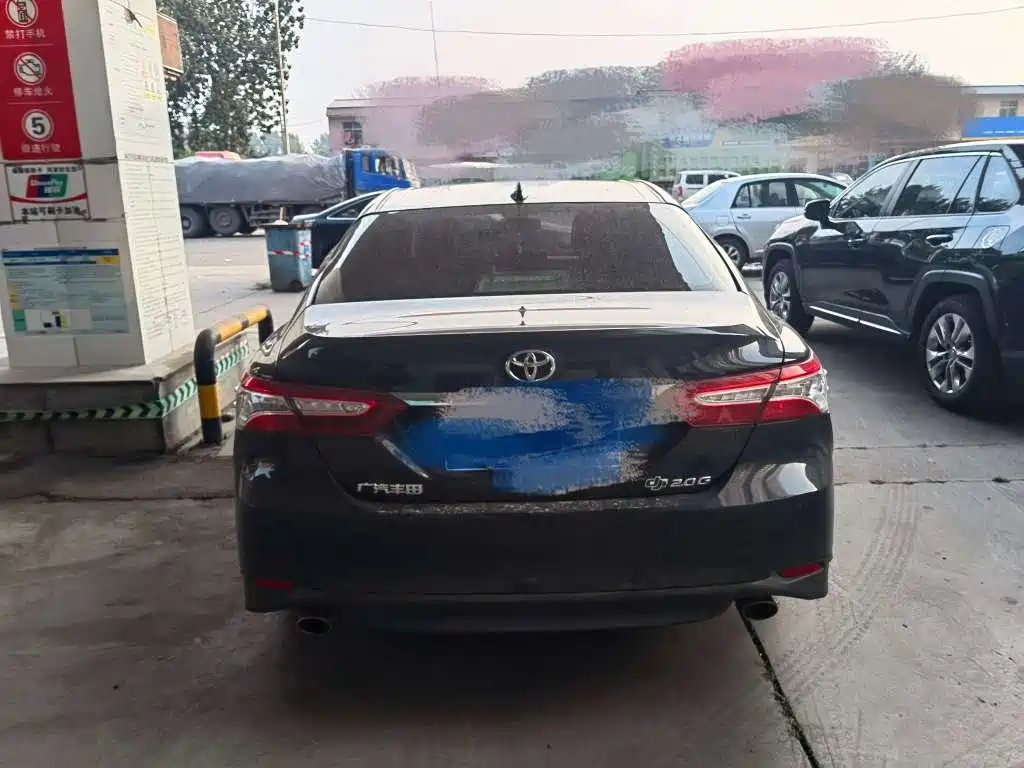 Toyota Camry — миниатюра 4