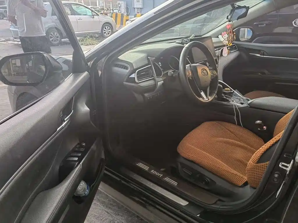 Toyota Camry — миниатюра 11