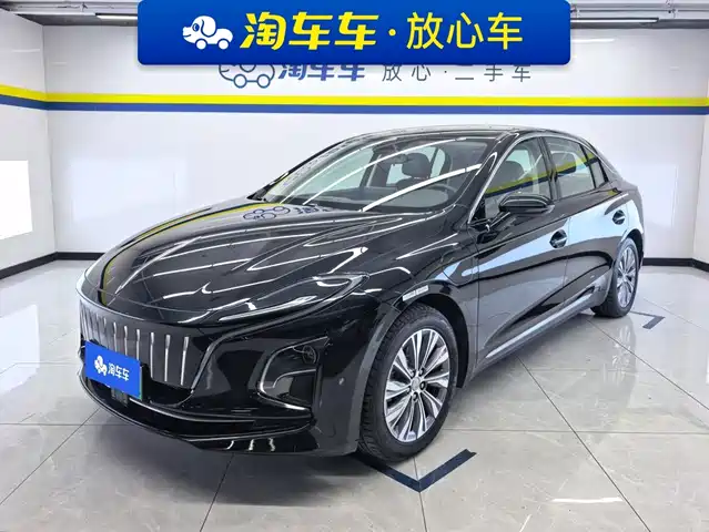 Hongqi E-QM5