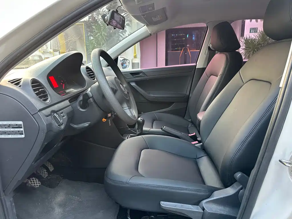 Volkswagen Jetta — миниатюра 9