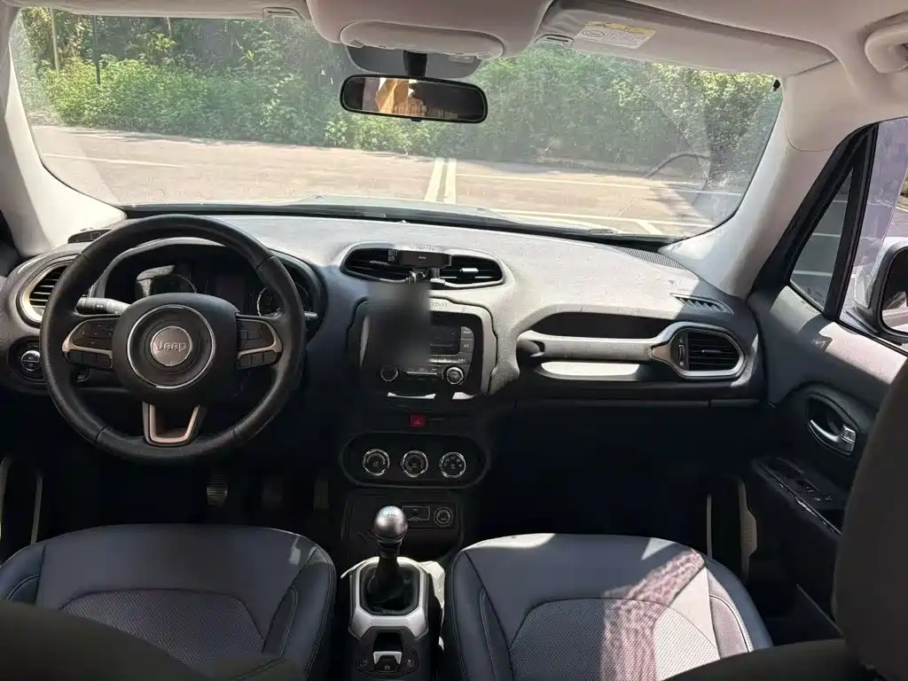 Jeep Renegade — миниатюра 10