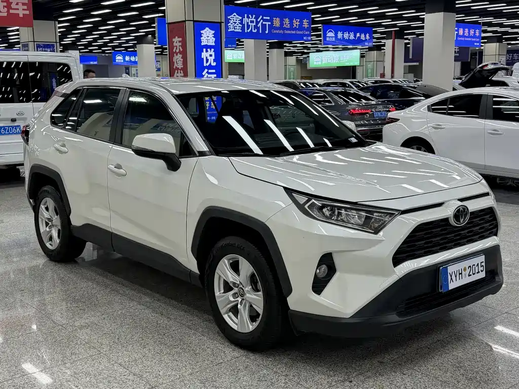 Toyota RAV4 — миниатюра 3