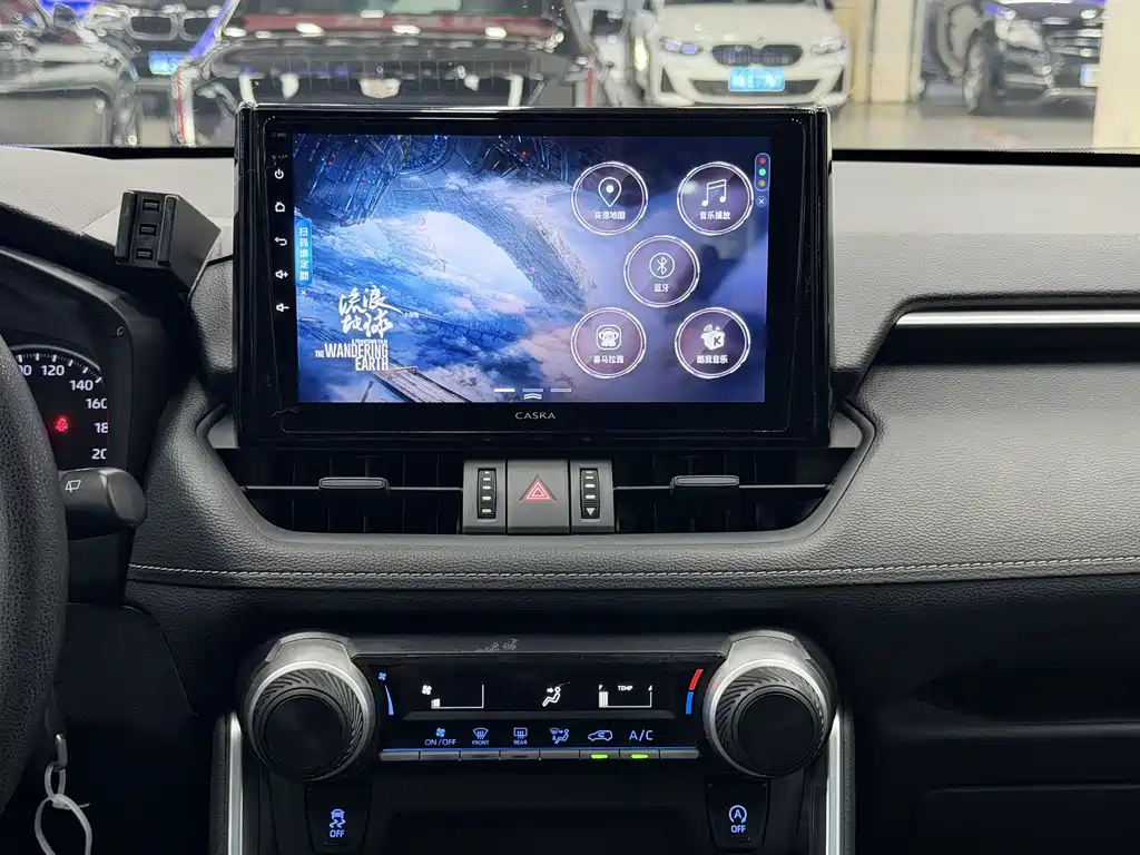 Toyota RAV4 — миниатюра 8