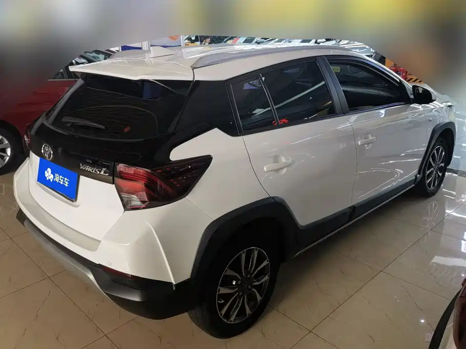 Toyota Yaris L — миниатюра 3