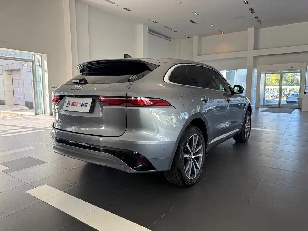 Jaguar F-PACE — миниатюра 6