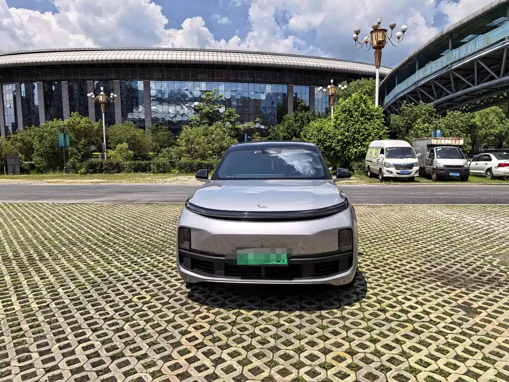 Li Auto Li L8 — миниатюра 2