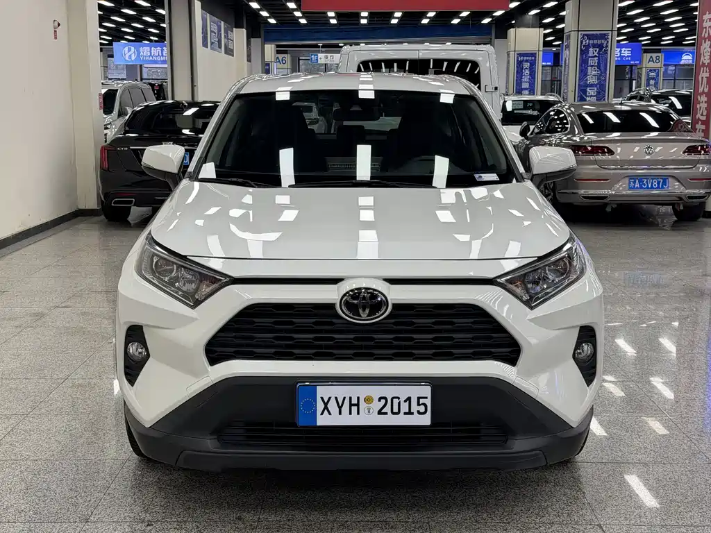 Toyota RAV4 — миниатюра 2