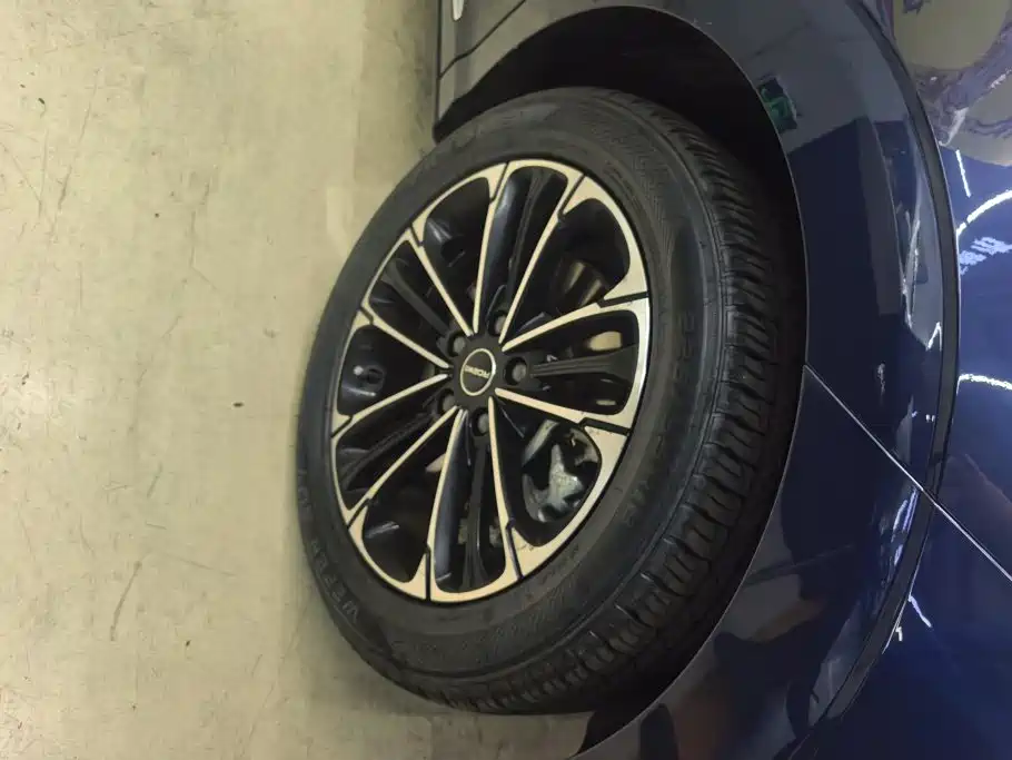 Roewe iMAX8 — миниатюра 6