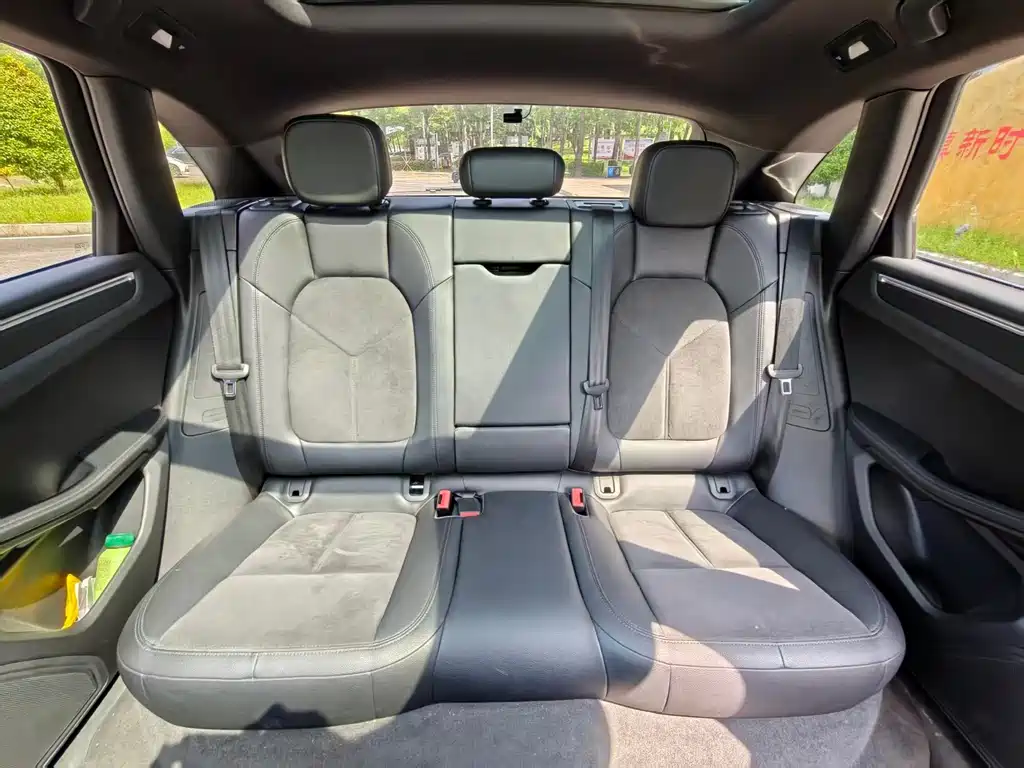 Porsche Macan — миниатюра 16