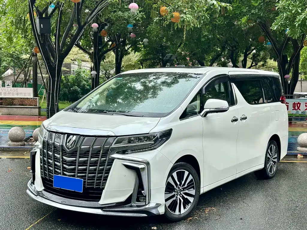 Toyota Alphard — миниатюра 3