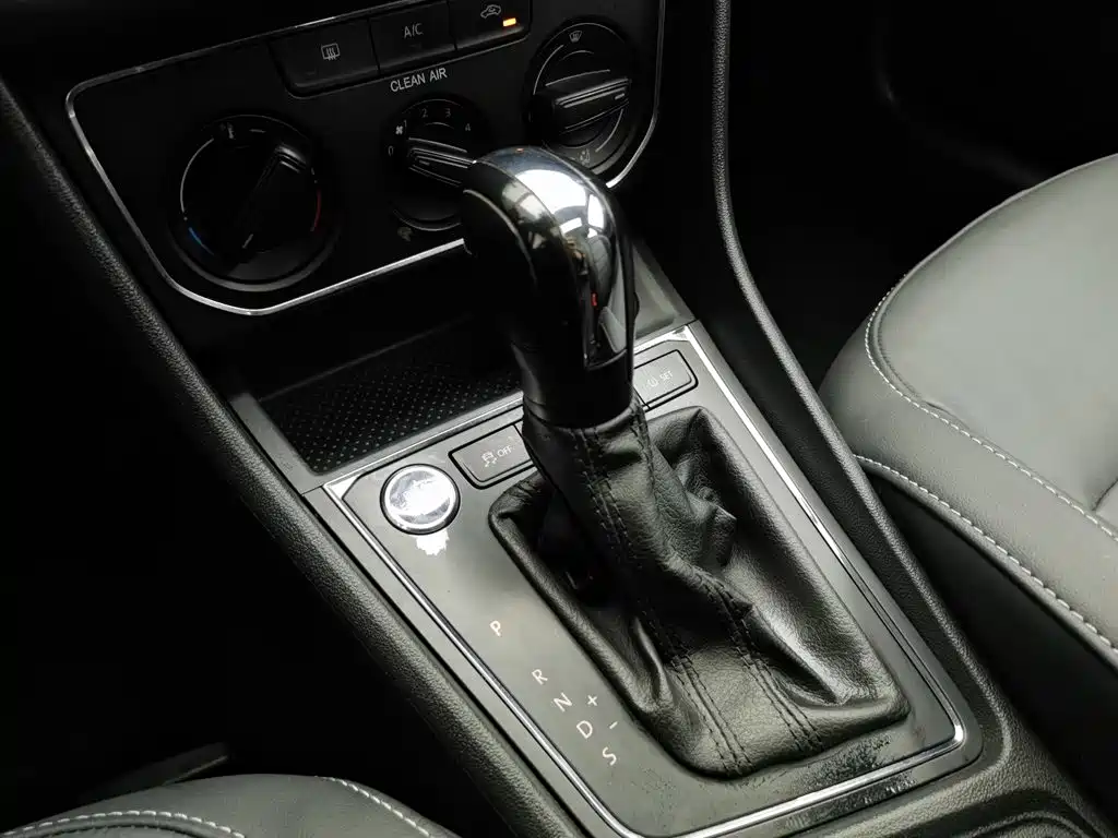 Volkswagen Lavida — миниатюра 13