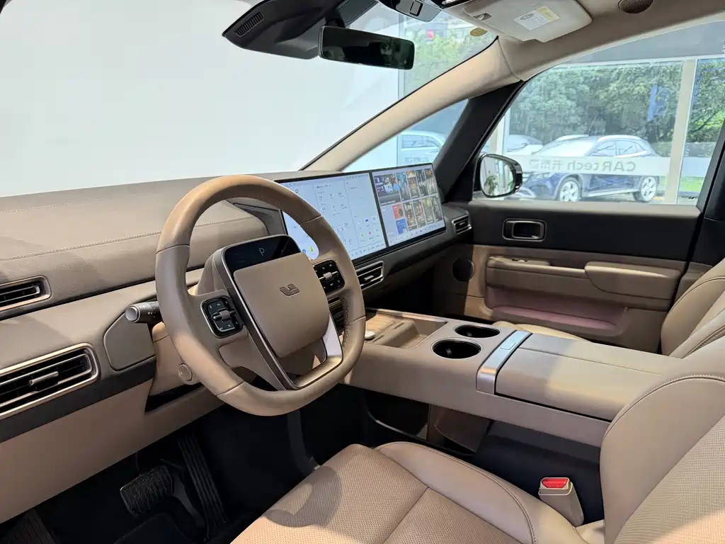 Li Auto MEGA 2025 Home