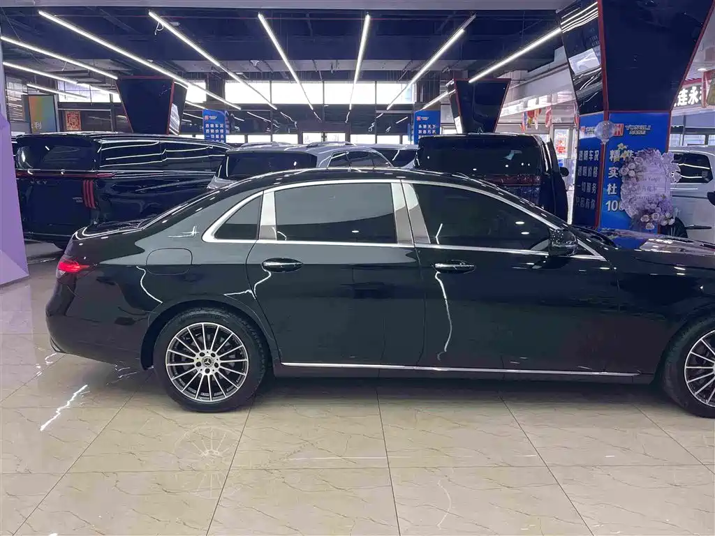 Mercedes-Benz E-Class — миниатюра 17