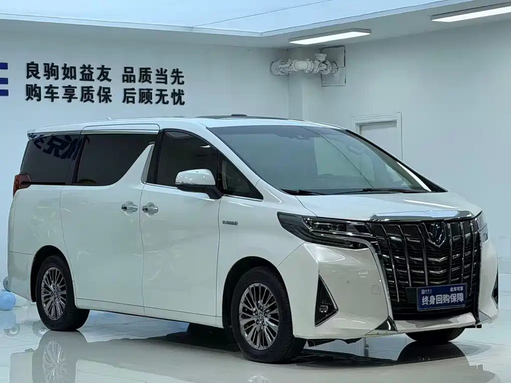 Toyota Alphard — миниатюра 3