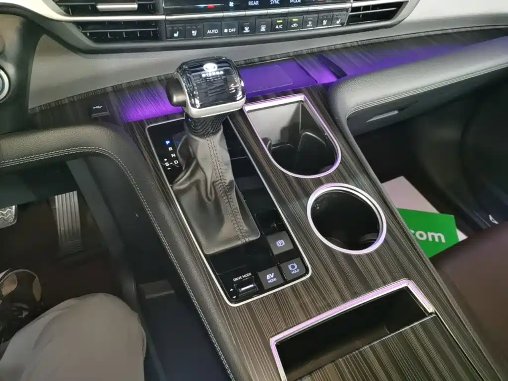 Toyota Sienna — миниатюра 14
