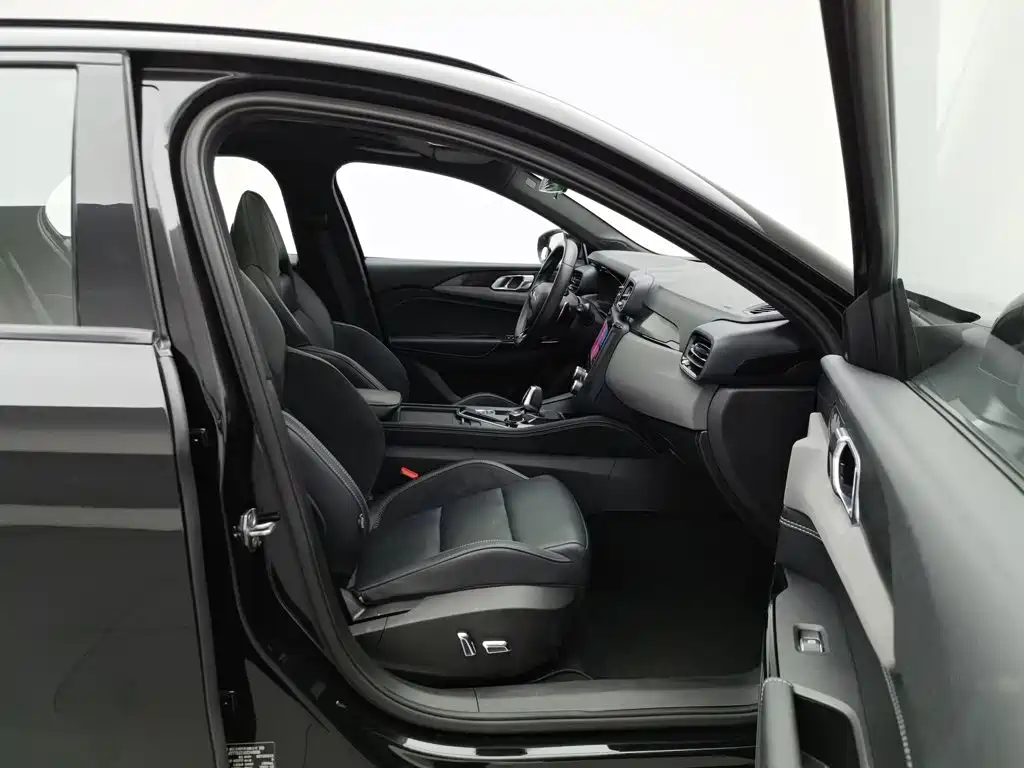 Lynk & Co 02 Hatchback — миниатюра 23