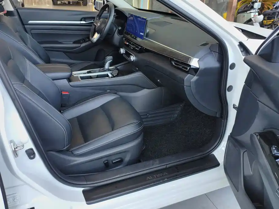 Nissan Teana — миниатюра 8
