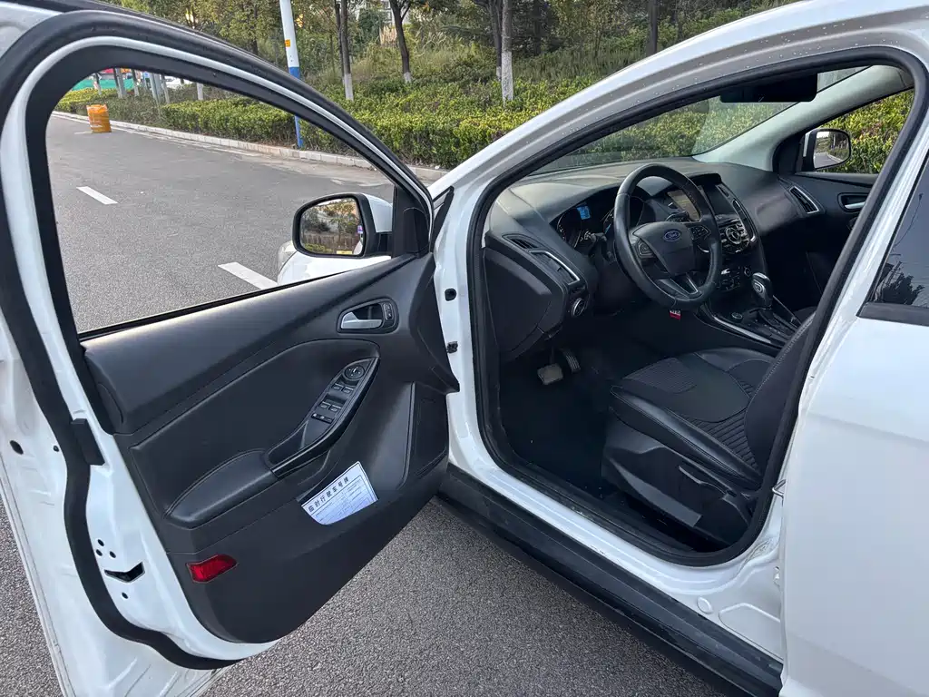 Ford Focus — миниатюра 9