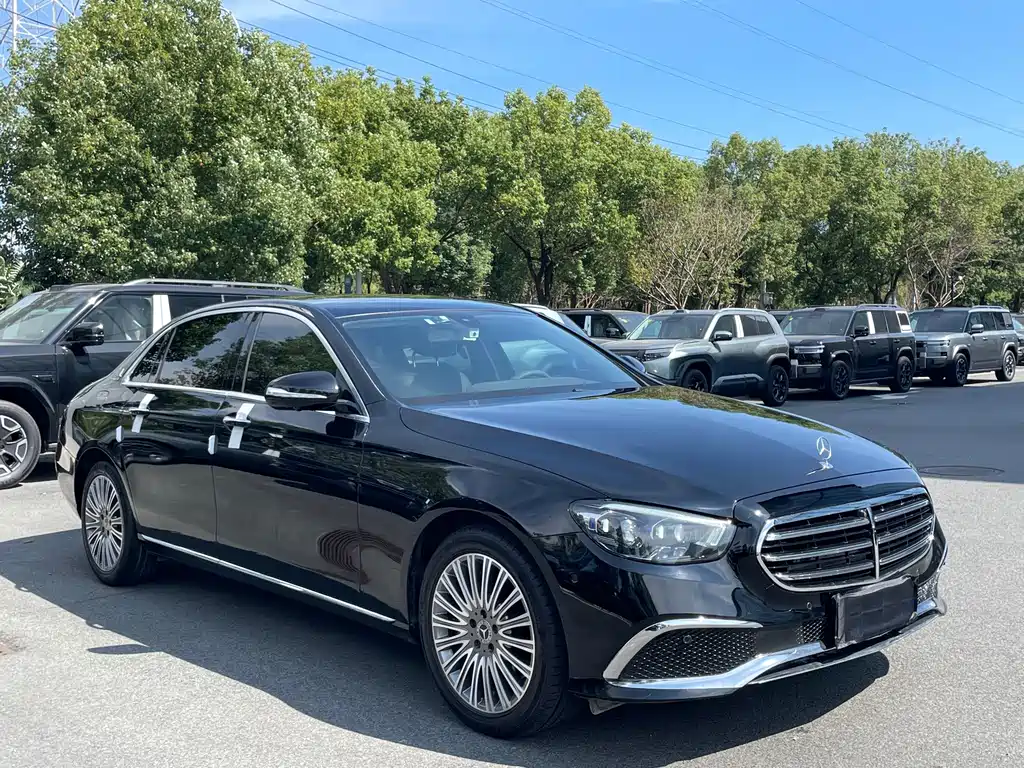 Mercedes-Benz E-Class — миниатюра 3
