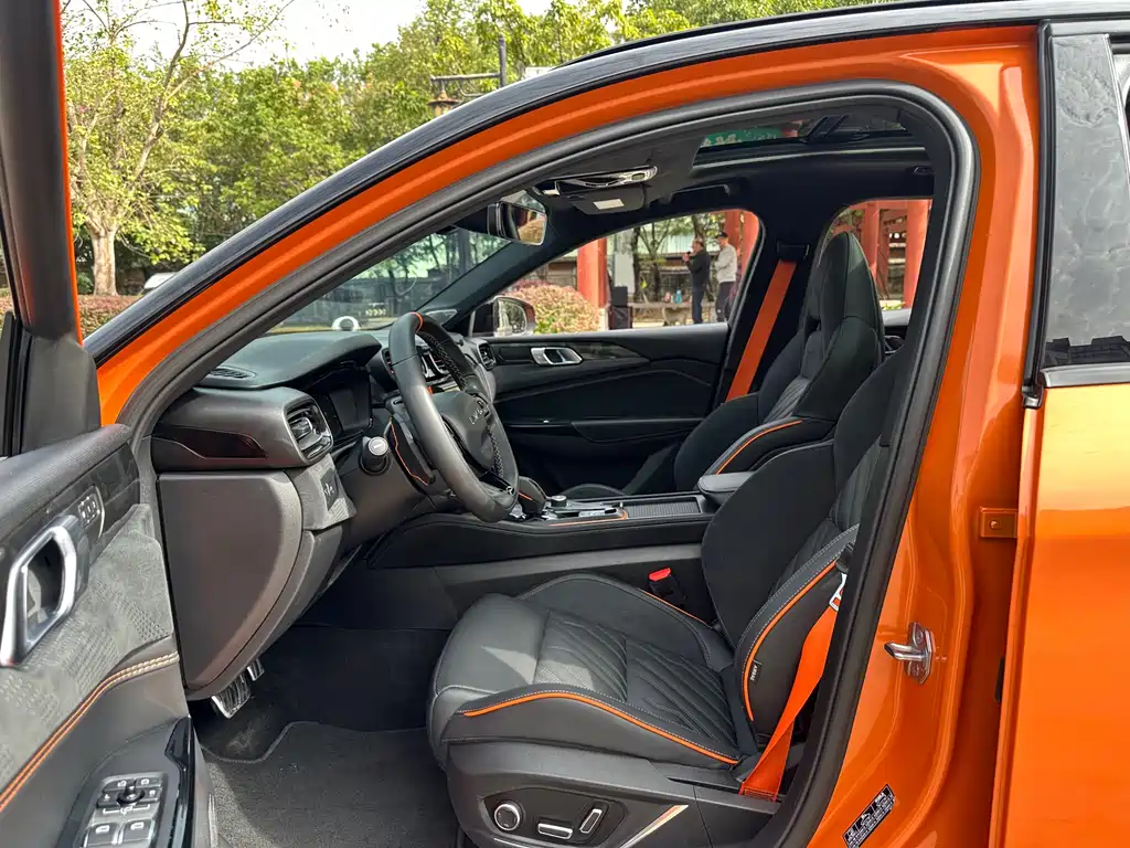 LYNK & CO. 02 HATCHBACK