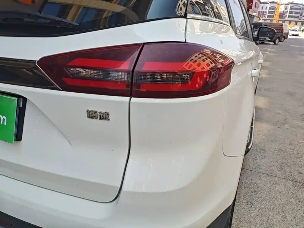 Geely Boyue — миниатюра 8