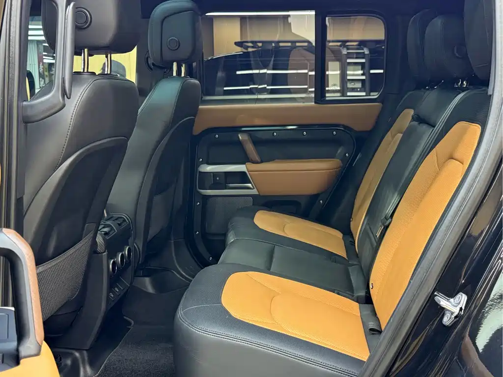 Land Rover Defender — миниатюра 6