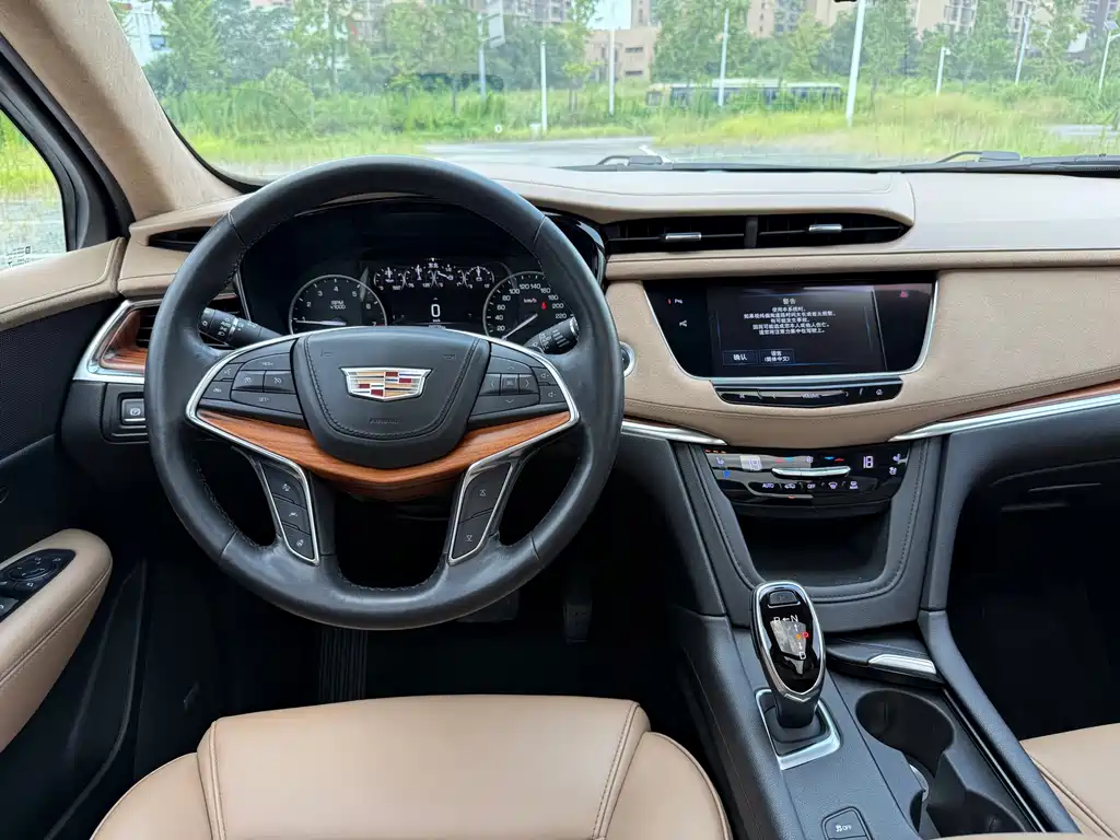 Cadillac XT5 — миниатюра 5