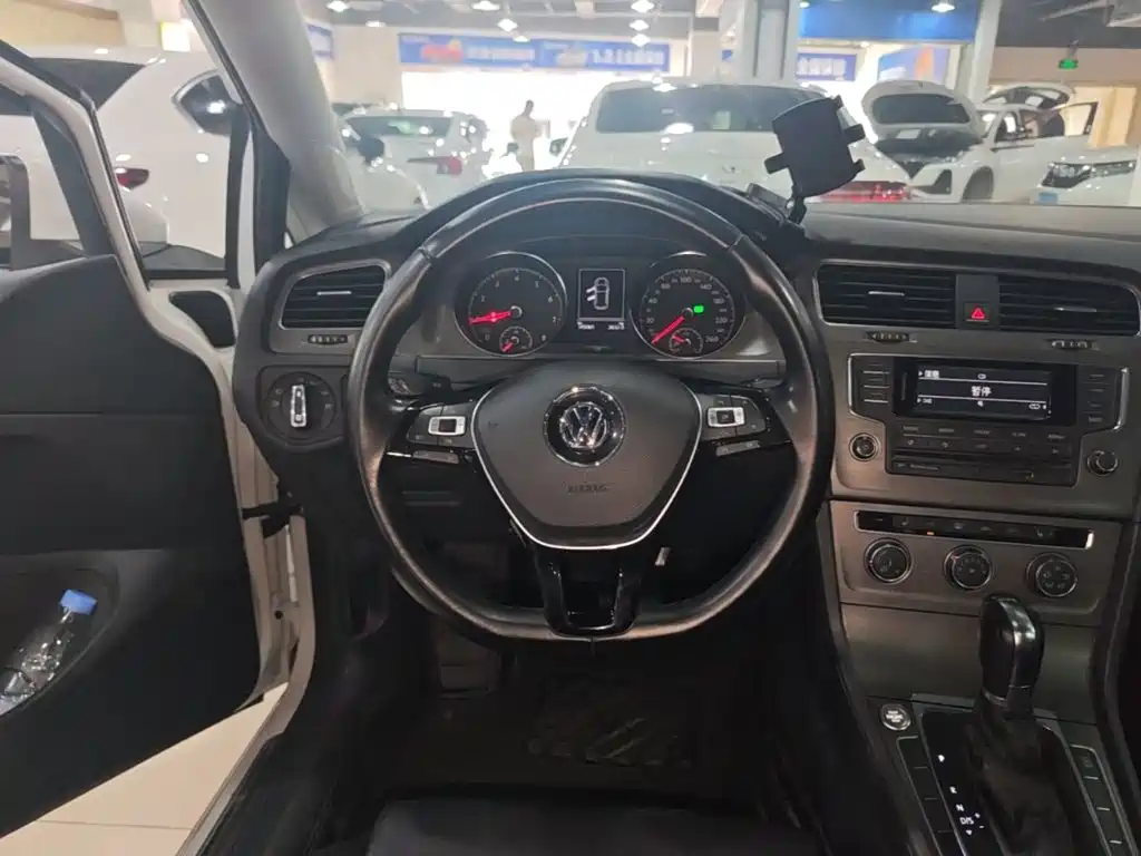 Volkswagen Golf — миниатюра 11