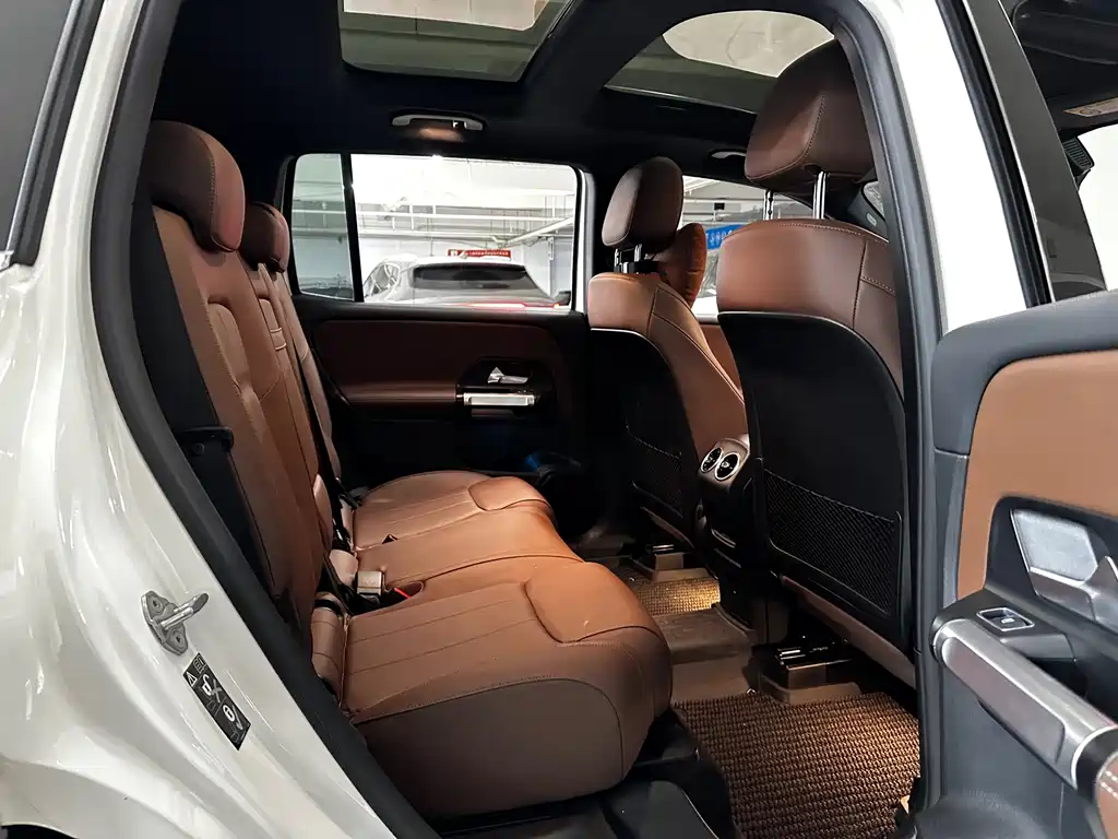 Mercedes-Benz GLB — миниатюра 9