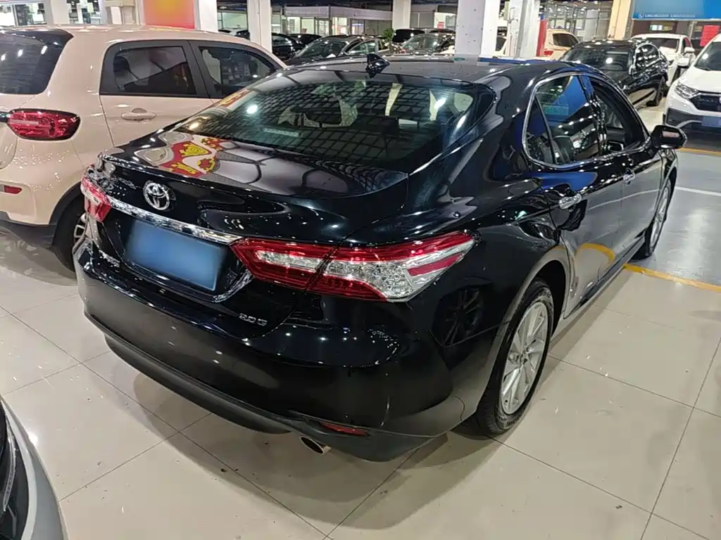 Toyota Camry — миниатюра 7