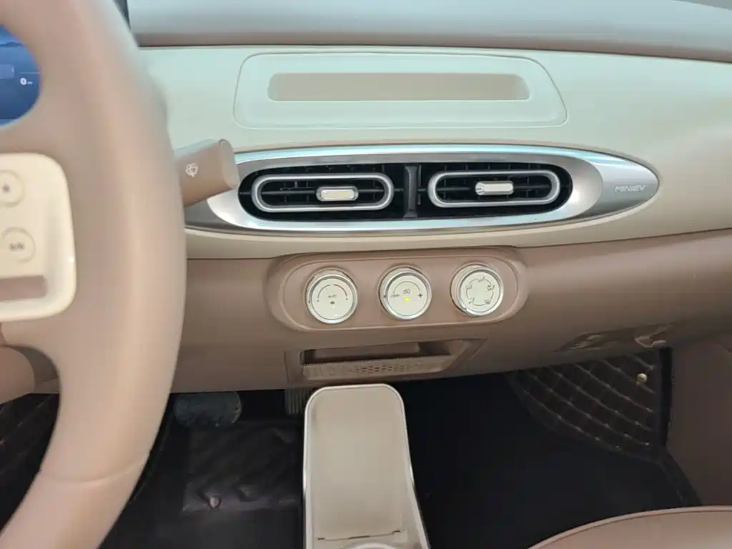Wuling MINIEV — миниатюра 13