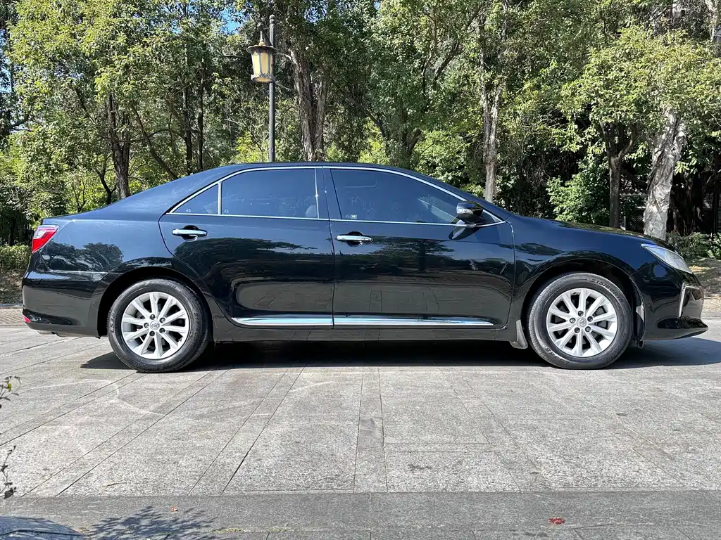 Toyota Camry — миниатюра 7